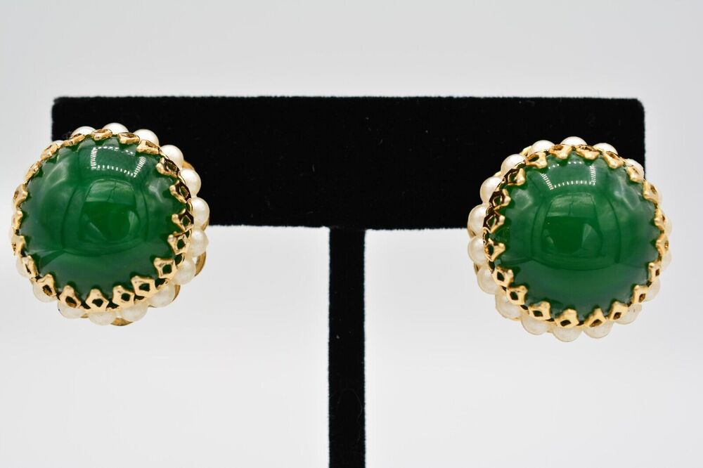 Vintage Green Cabochon Clip On Earrings Round Prong Pearl Gold Tone 1980s BinAG